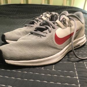 Selling a Great pair of Men’s Nike running shoes in a size 11!